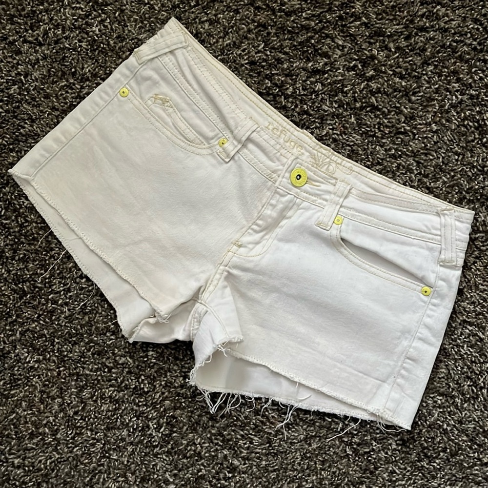 Refuge Beige Short Booty Shorts, Raw Hem Yellow Detail, Size 7 Mid Rise Cotton